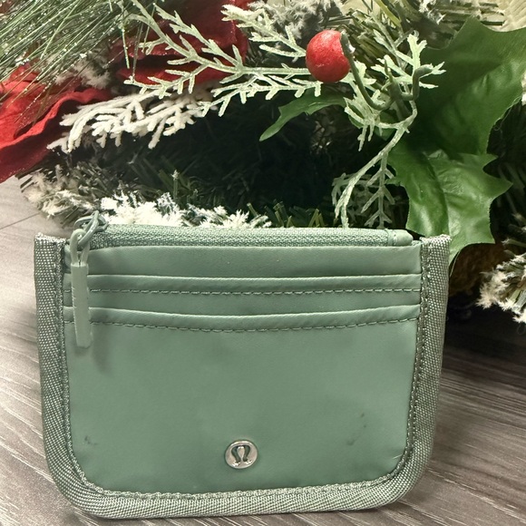 lululemon athletica Handbags - Lululemon True Identity Card Case One Size Gray Eucalyptus - Pre-owned 